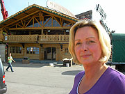 Trudi Renoldi und ihre neue "Wildstuben" (&copy;Foto: Martin Schmitz)